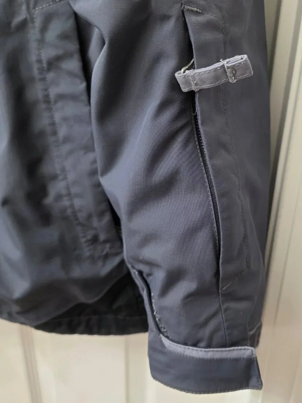 The North Face Men’s L Black Gray Ski Snowboard Jacket Powder Skirt No Hood